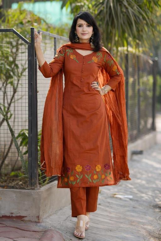 Krunique 3pcs wholesalers of chikankari kurtis in lucknow